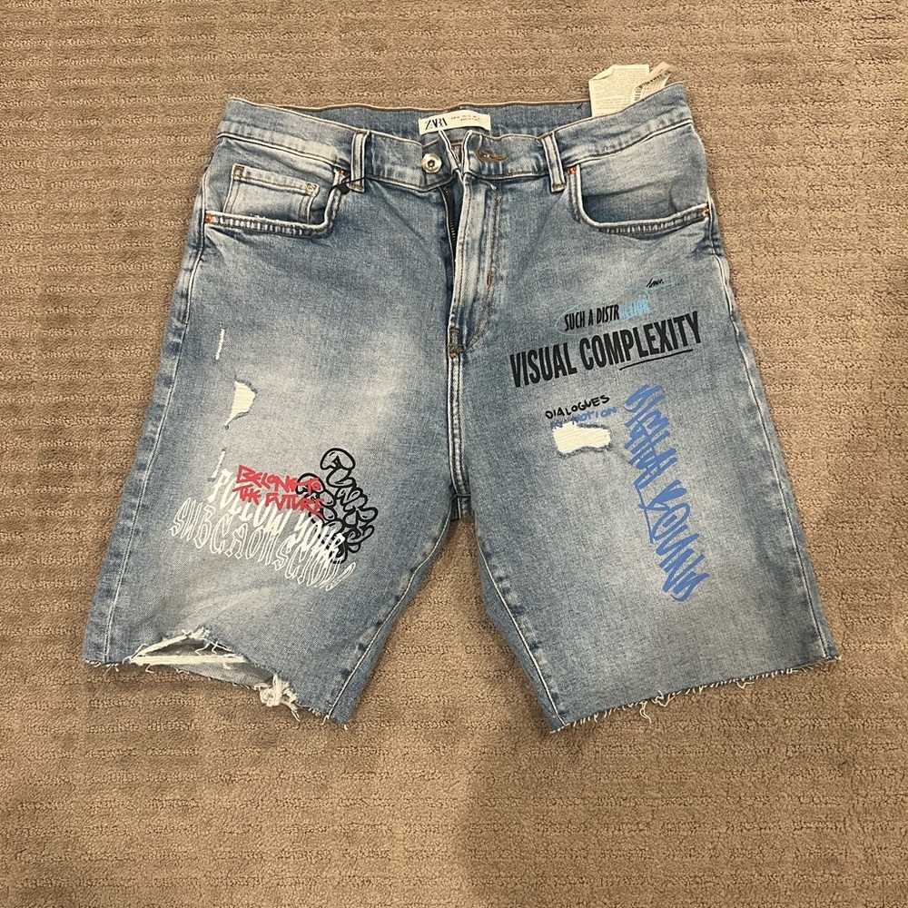 ZARA MENS DENIM GRAPHIC SHORTS
